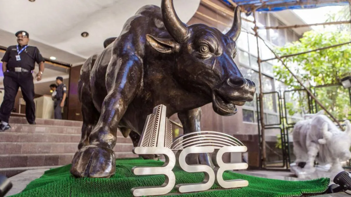 Valuation of 6 of top 10 firms diminishes by Rs 2.22 lakh crore