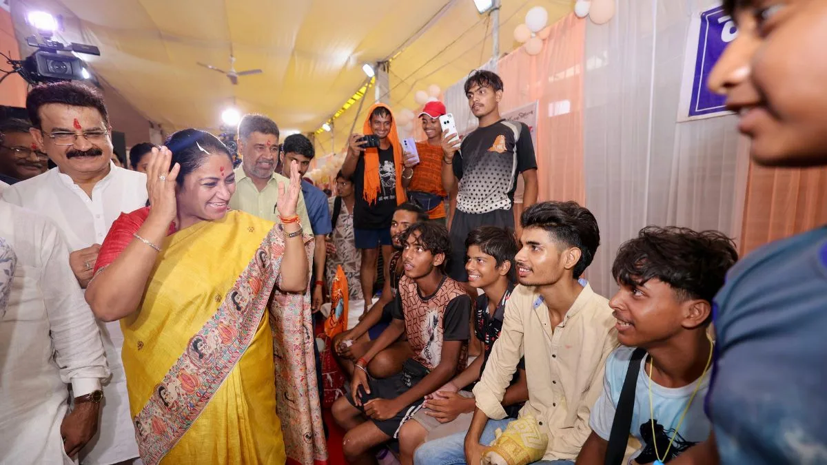 Financial aid for Kanwar committees to be increased: Delhi CM