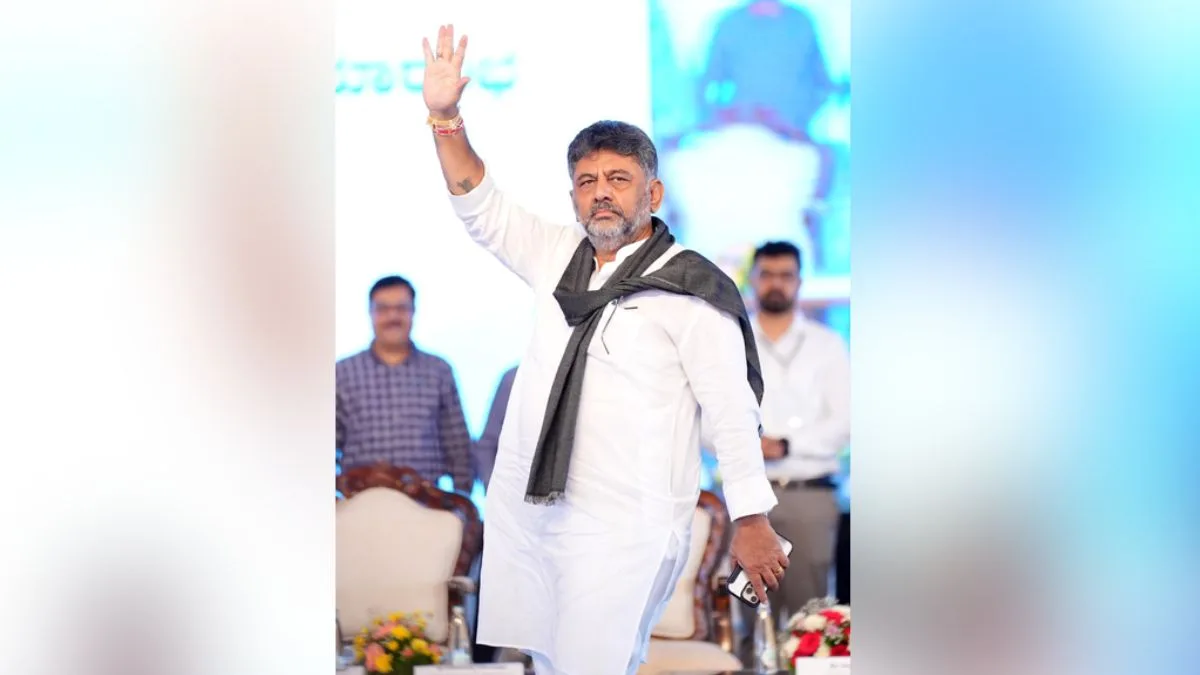 ‘No other option but to stand by him’: Shivakumar on power tussle rumours with CM Siddaramaiah