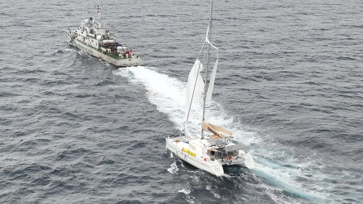 ICG rescues two crew members of stranded US sailing vessel