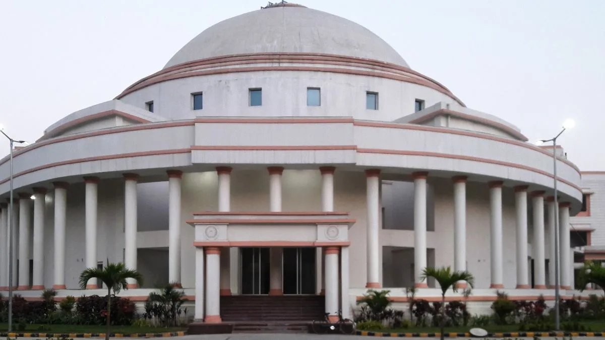 Black-clad opposition MLAs storm Bihar Assembly, demand halt to SIR