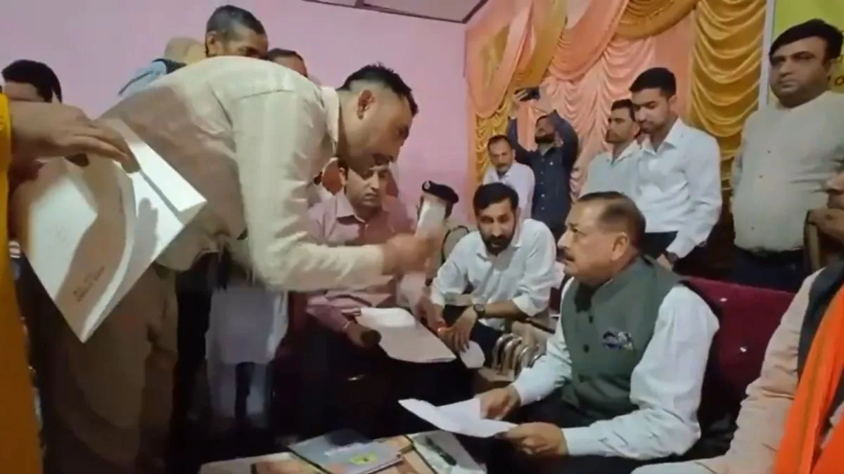 Dr Jitendra Singh holds public durbar in remote Bani, announces key infrastructure projects