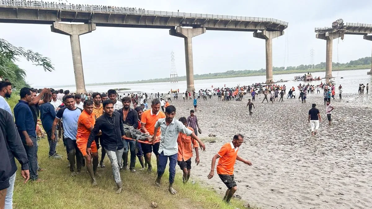 Amit Shah expresses grief over Gujarat bridge collapse deaths