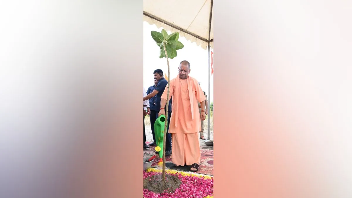 UP sets record of plantating 37.21 crore saplings on a single day
