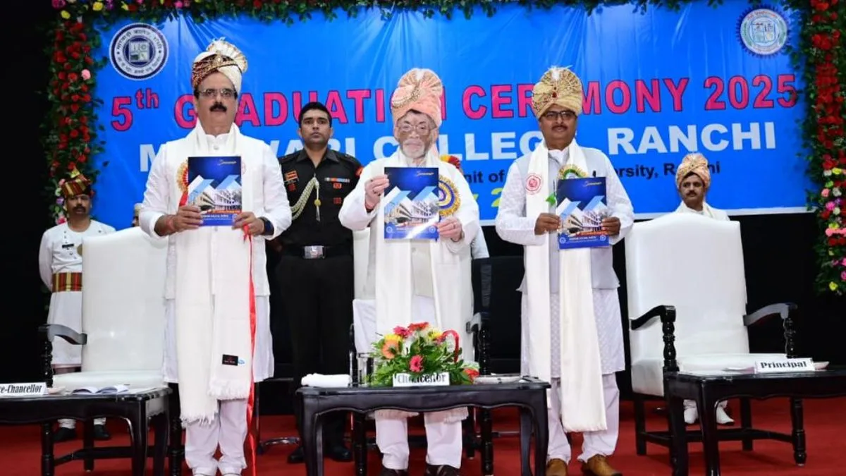 Governor Gangwar urges graduates to embrace responsibility at Marwari College convocation