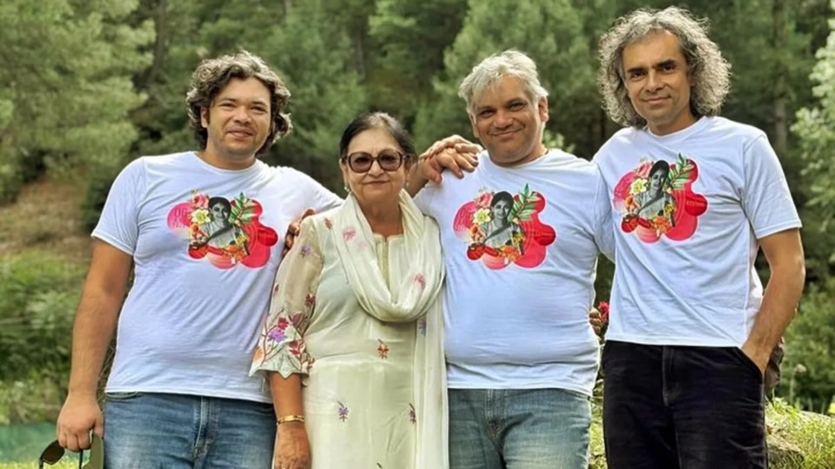 Imtiaz Ali celebrates mother’s 75th birthday in Pahalgam with family