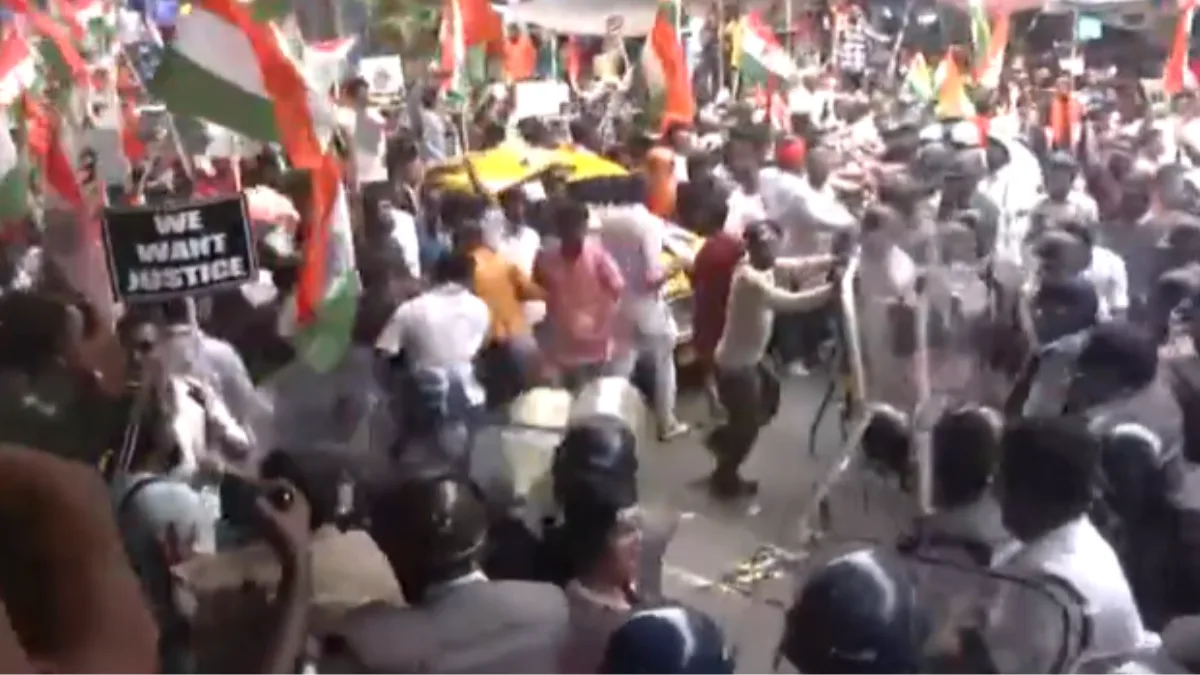 Kolkata police stop RG Kar protesters from marching towards Nabanna