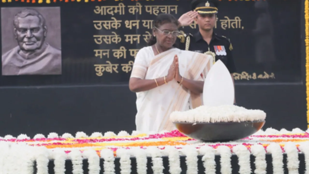 Leaders pay floral tributes to Atal Bihari Vajpayee at Sadaiv Atal