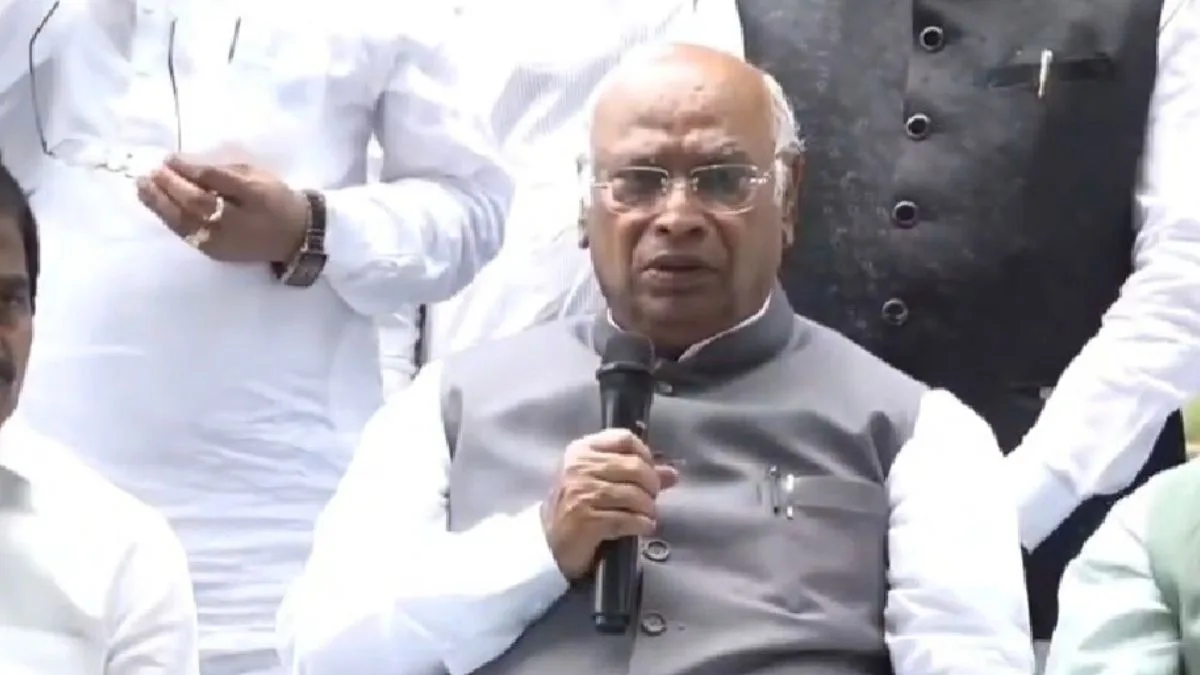 Monsoon Session: Kharge quotes Dhankhar, says govt not willing to discuss SIR exercise