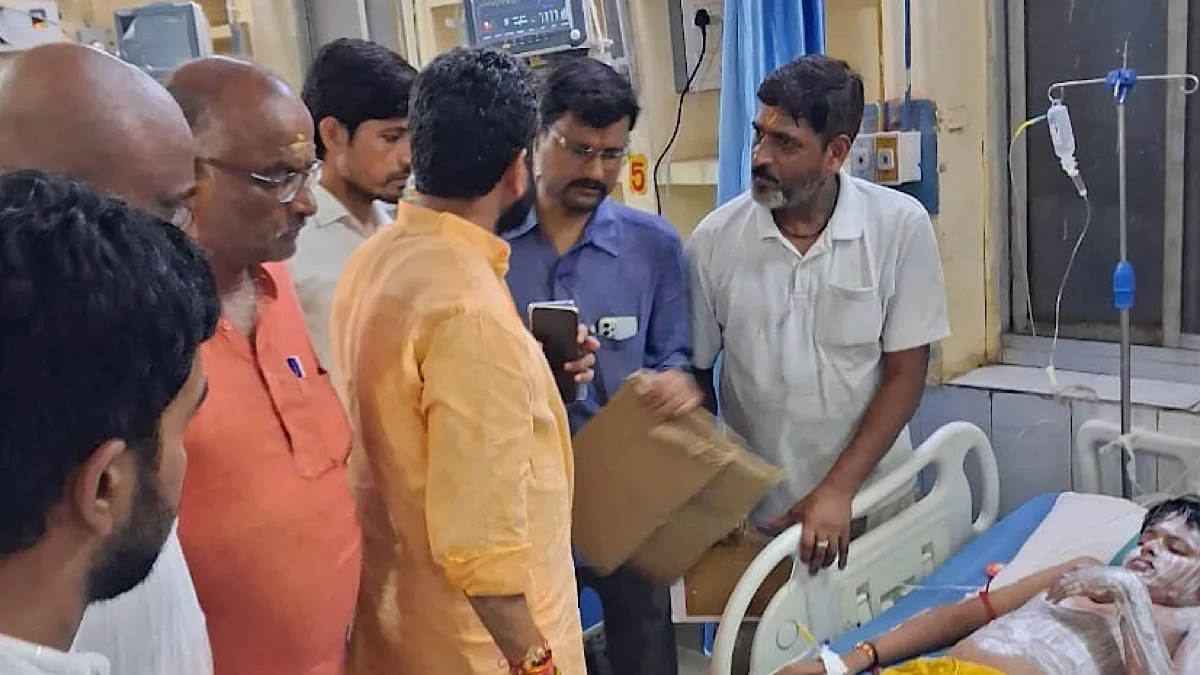 Fire breaks out during Aarti in Atma Veereshwar temple in UP’s Varanasi, 7 injured