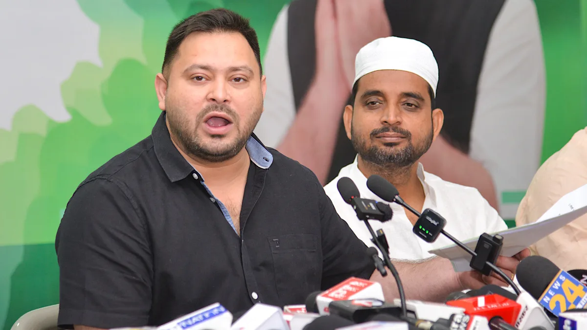 Bihar Polls: Tejashwi targets Nitish’s base with promises of govt job, Rs 30k salary for Jeevika Didis