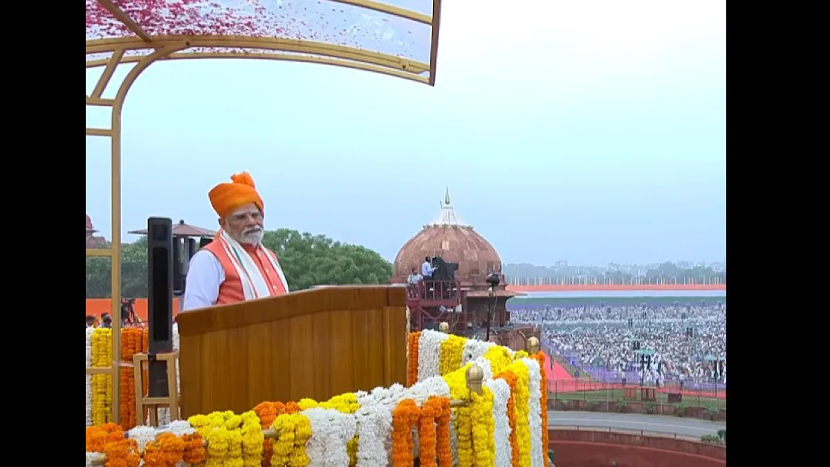 PM Modi urges political leaders, influencers to focus on self-reliance, vocal for local