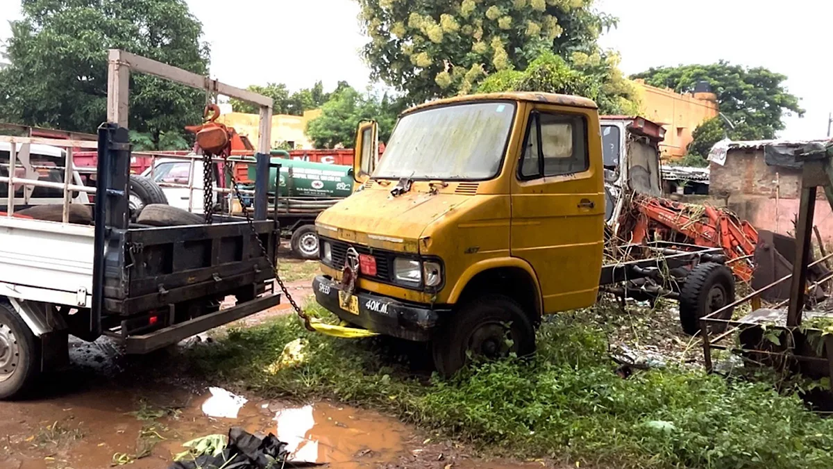 Bhubaneswar Municipal Corporation scraps dilapidated, polluting vehicles from road