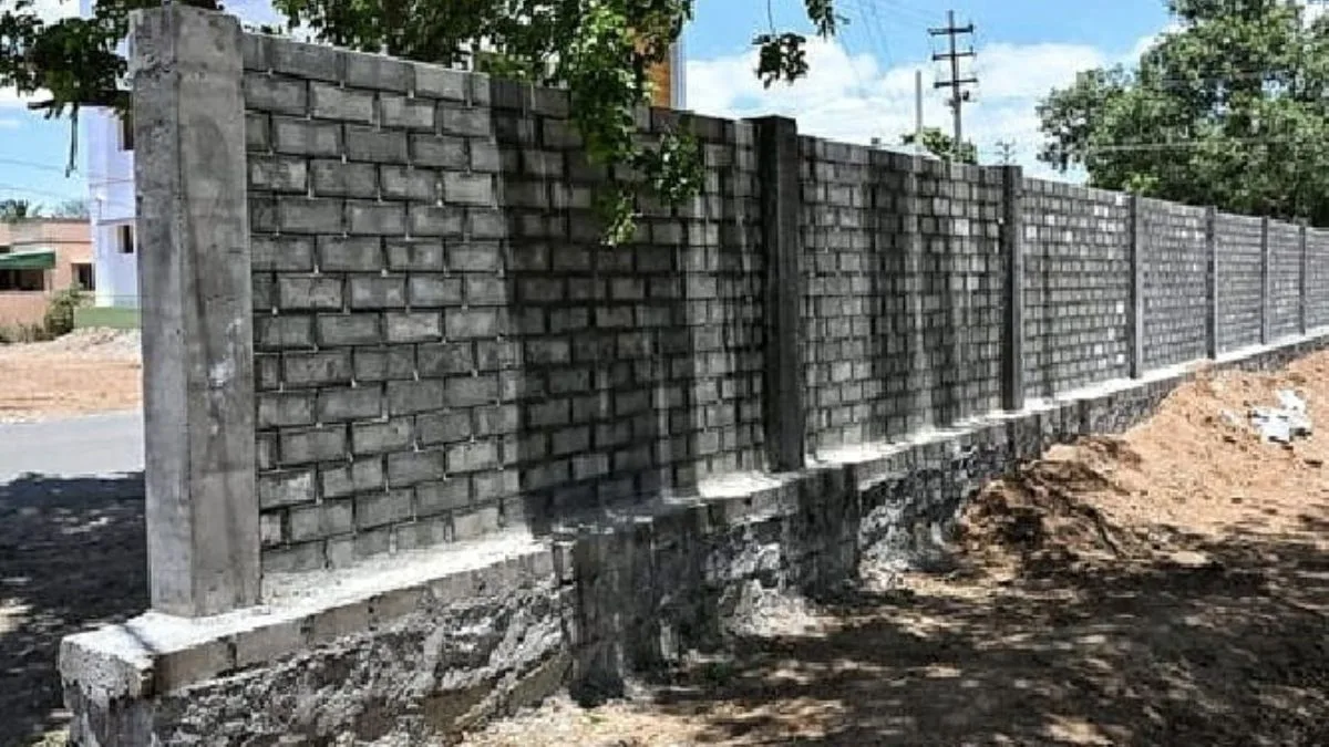 TN officials issue eviction notice over ‘Untouchability Wall’ preventing access to Dalits in Karur