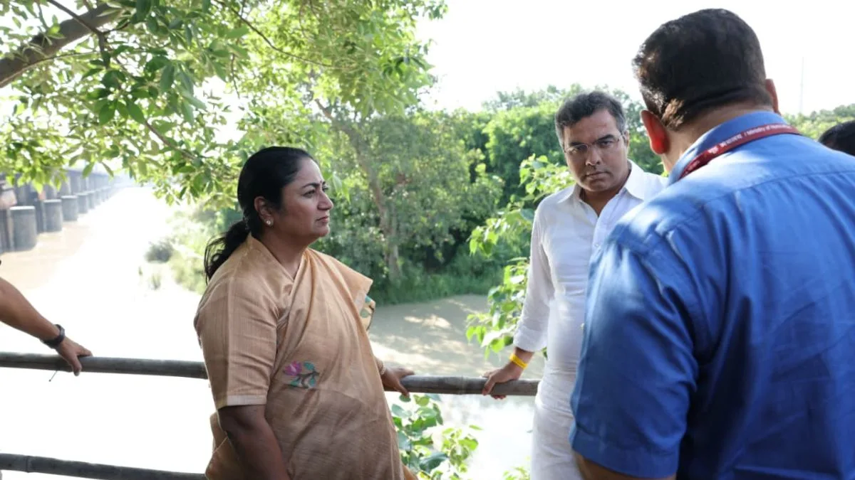 Delhi CM reviews flood preparedness as Yamuna water level rises, assures city is safe