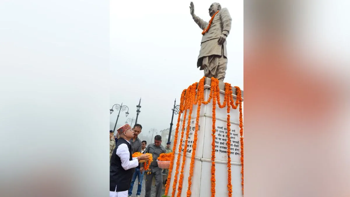 Himachal Governor, CM pay tributes to Atal Bihari Vajpayee on his death anniversary
