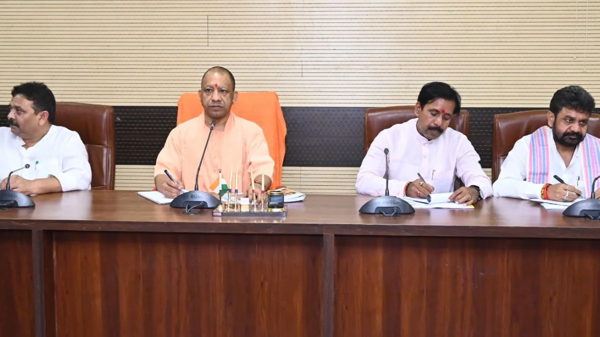 CM Yogi reviews development projects, law & order, and flood relief in Varanasi