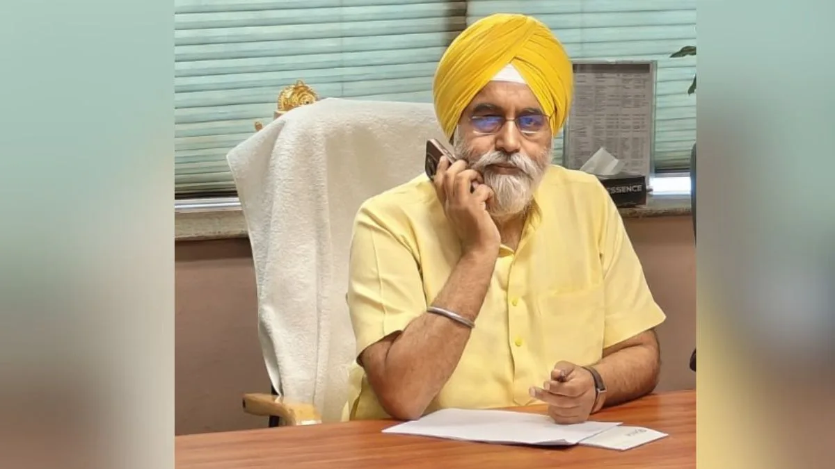 Delhi mayor rejects AAP’s claims on compassionate teacher appointments, welfare funds