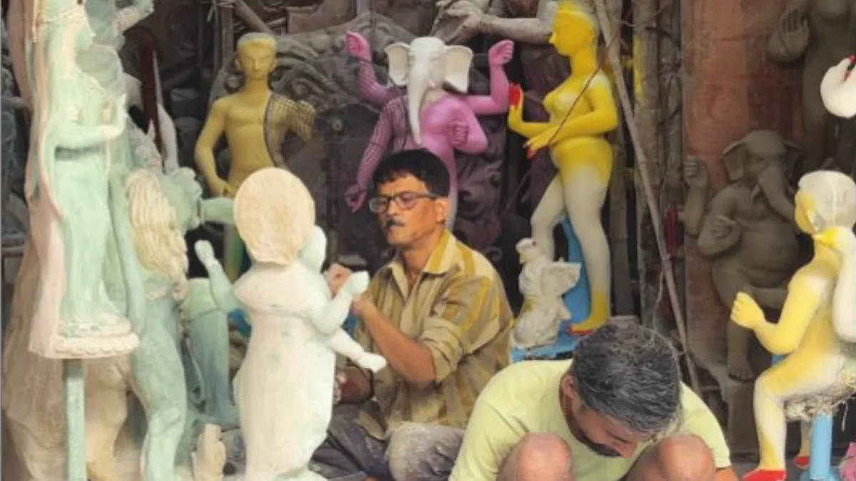 Kumartuli: A concoction of traditions & contradictions