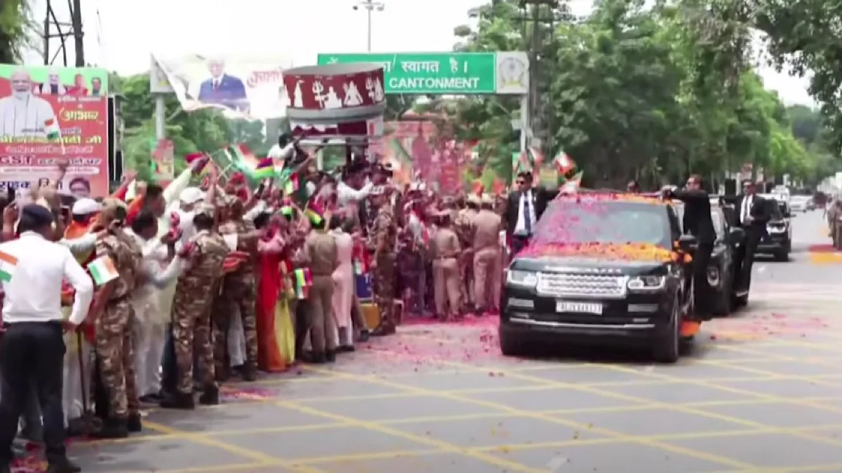 PM Modi arrives in Varanasi for bilateral talks with Mauritius PM Ramgoolam
