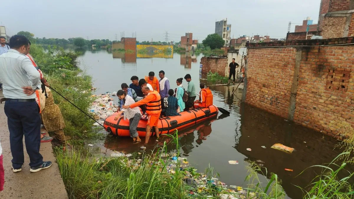 Delhi CM assures relief after Mungeshpur drain breach, coordinates with Haryana CM