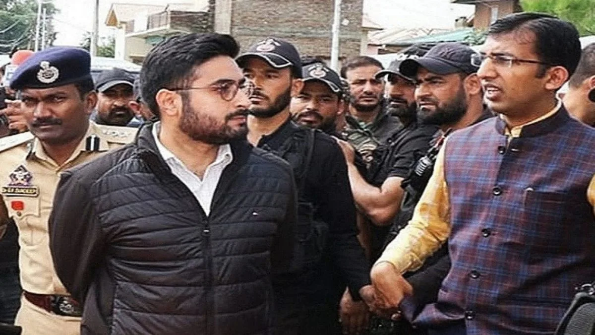 Over 9,000 evacuated in Srinagar, Budgam following Jhelum breach