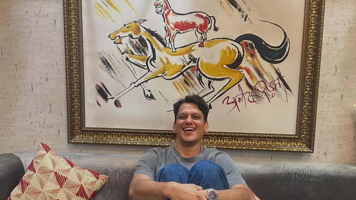 Vijay Varma brings Majnu bhai’s hilarious donkey-on-horse ‘Welcome’ painting home