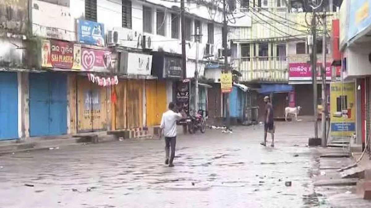 Curfew, internet ban in Odisha’s Cuttack after violent clashes