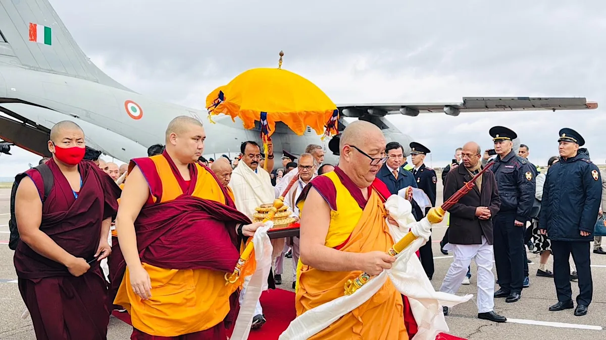 UP Dy CM arrives in Russia with relics of Lord Buddha