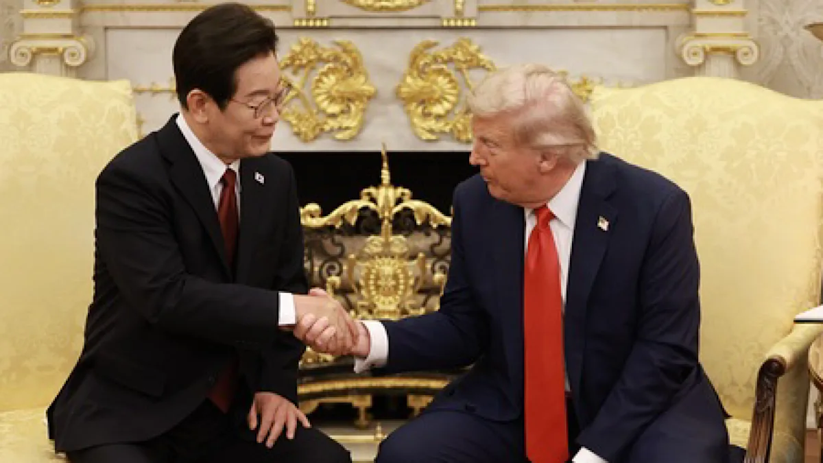 Trump arrives in South Korea for high-stakes summits with Lee, Xi