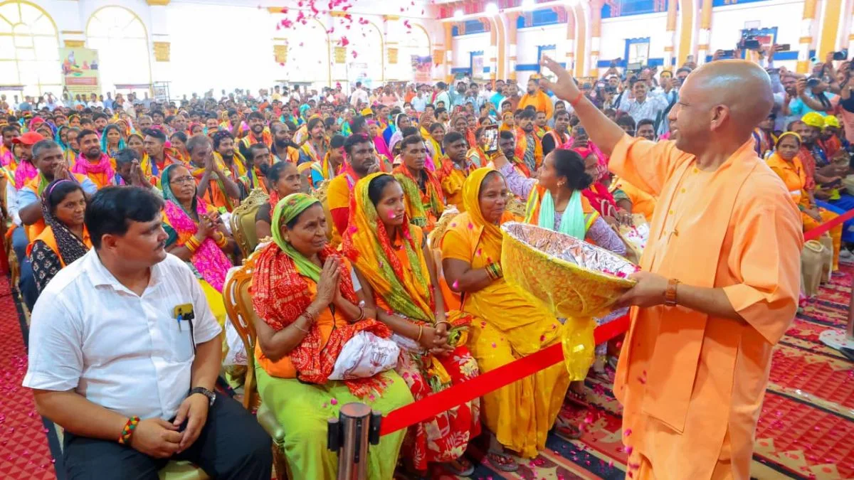 Yogi Adityanath announces Rs 16,000–Rs 20,000 direct benefit for sanitation workers