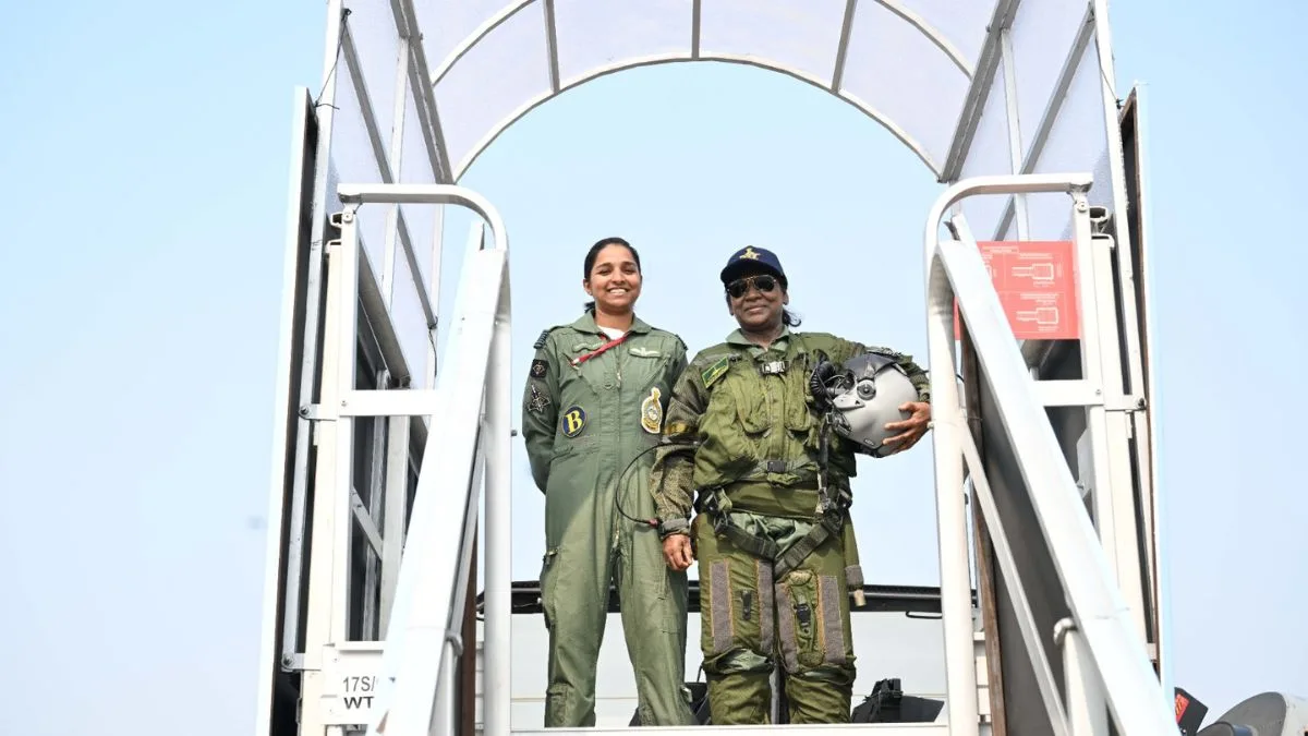 IAF’s ‘one-frame’ response to Pak: President Murmu and Shivangi Singh debunk capture claim