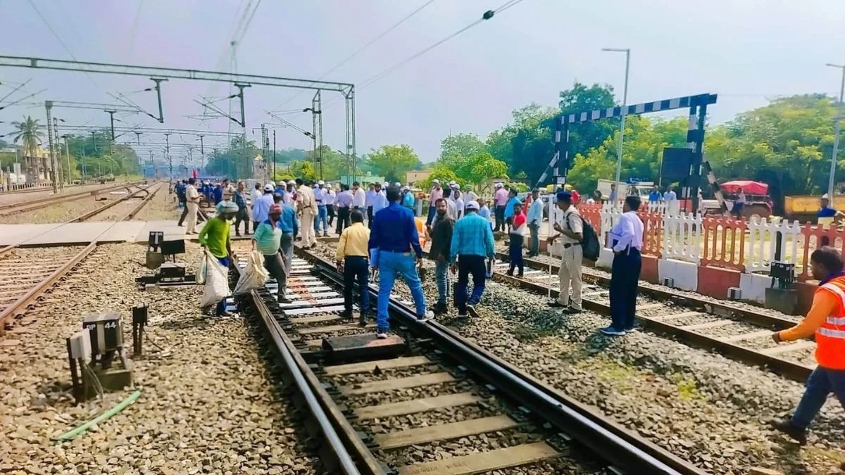 Commissioner of Railway Safety inspects newly laid rail line in Odisha