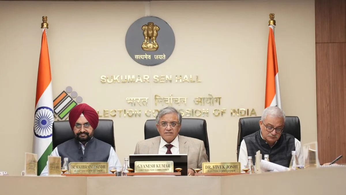EC reviews preparedness with 348 observers of Bihar polls