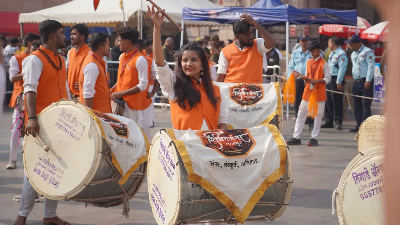 70 devotees from Nagpur offer magnificent Shiva tribute to Baba at Kashi Vishwanath Dham