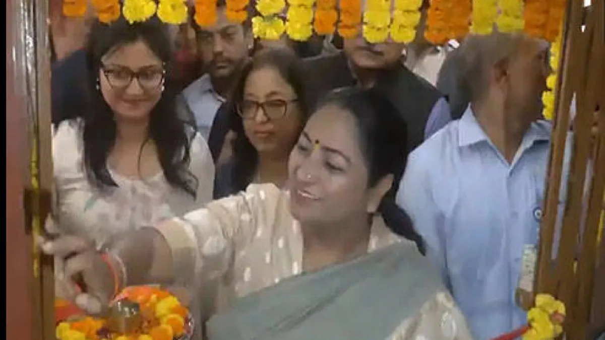 CM Gupta launches drive to expand Ayushman Arogya Mandirs in Delhi