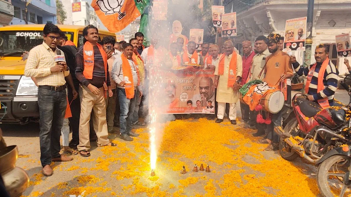 Celebratory atmosphere in Kashi, after BJP’s success in Bihar polls