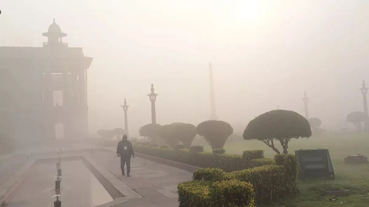 Delhi’s AQI sees slight improvement, remains in ‘very poor’ zone