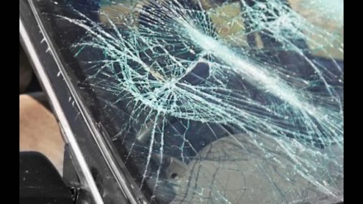 Major accident on Yamuna Expressway: Bus overturns, dozen injured