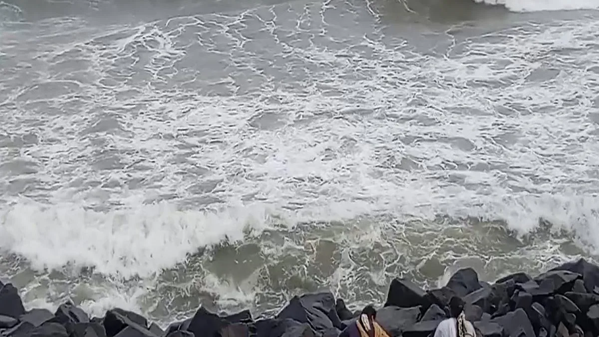 Cyclone Ditwah: IMD issues yellow alert across various districts of Tamil Nadu, Puducherry for next 3 hours