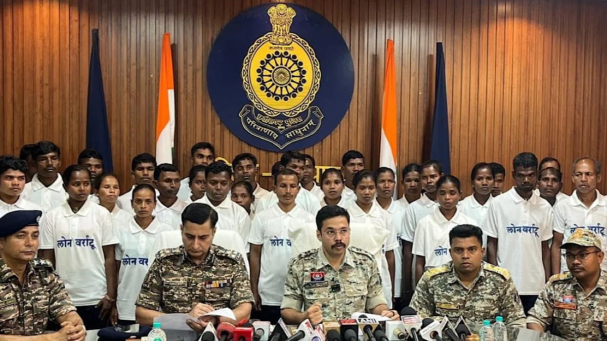 37 Maoists, including 27 carrying rewards of Rs 65 lakh, surrender in Chhattisgarh