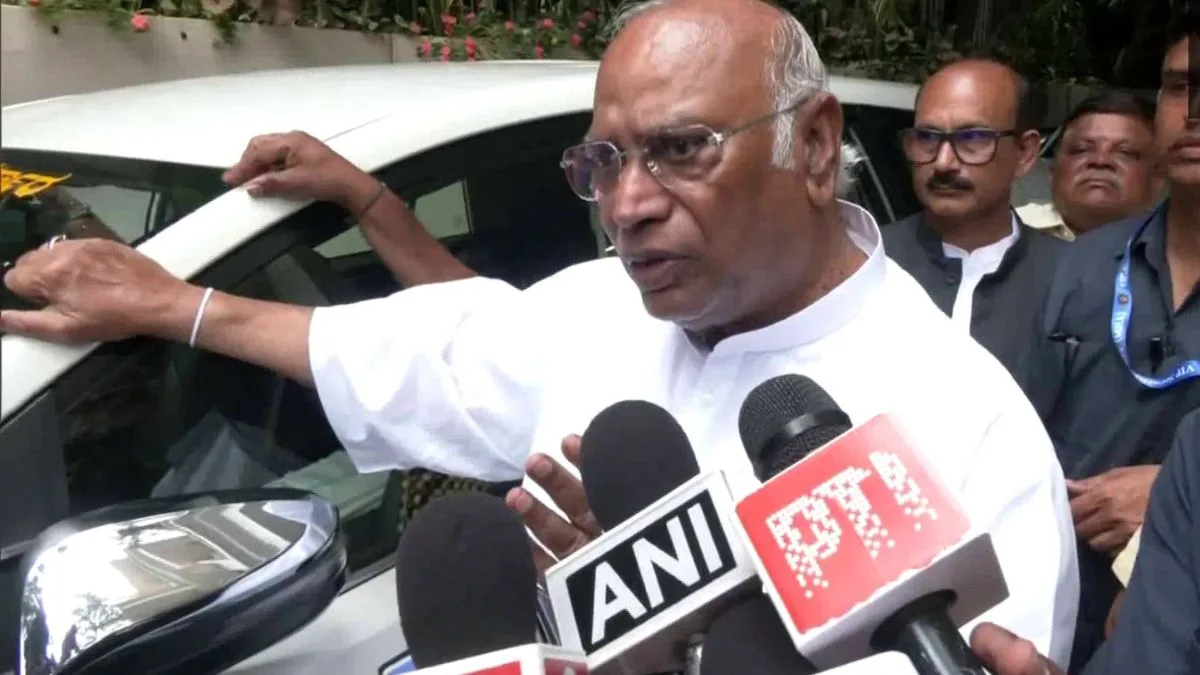 Kharge condemns Kabul airstrikes, calls for global outrage over civilian casualties