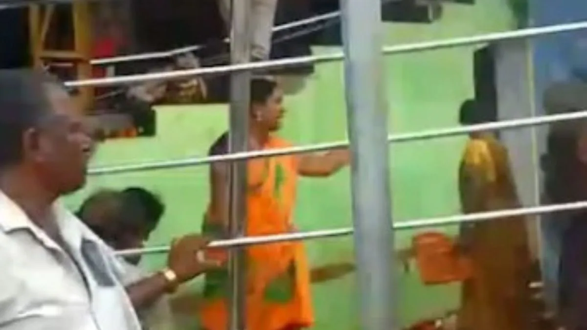 9 die in stampede at temple in Andhra