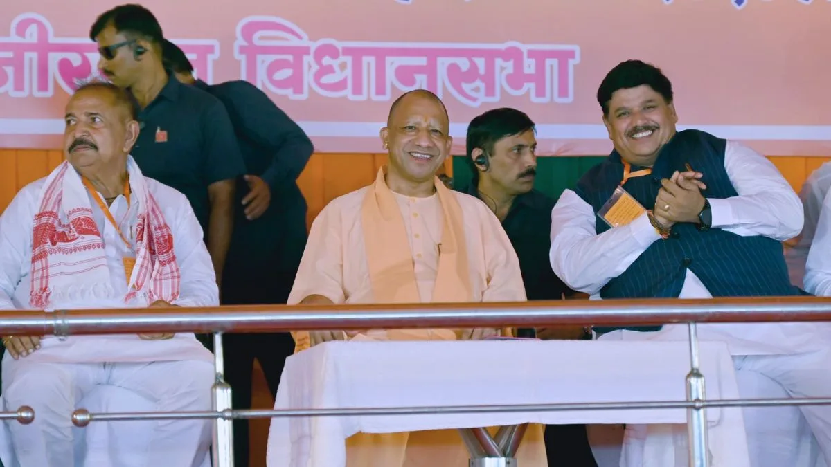 Over 60 caste massacres, 30,000 kidnappings occurred under Lalu’s rule, says CM Yogi in Gaya