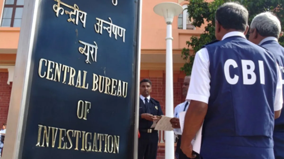CBI arrests 2 Delhi Police officers in separate bribery cases