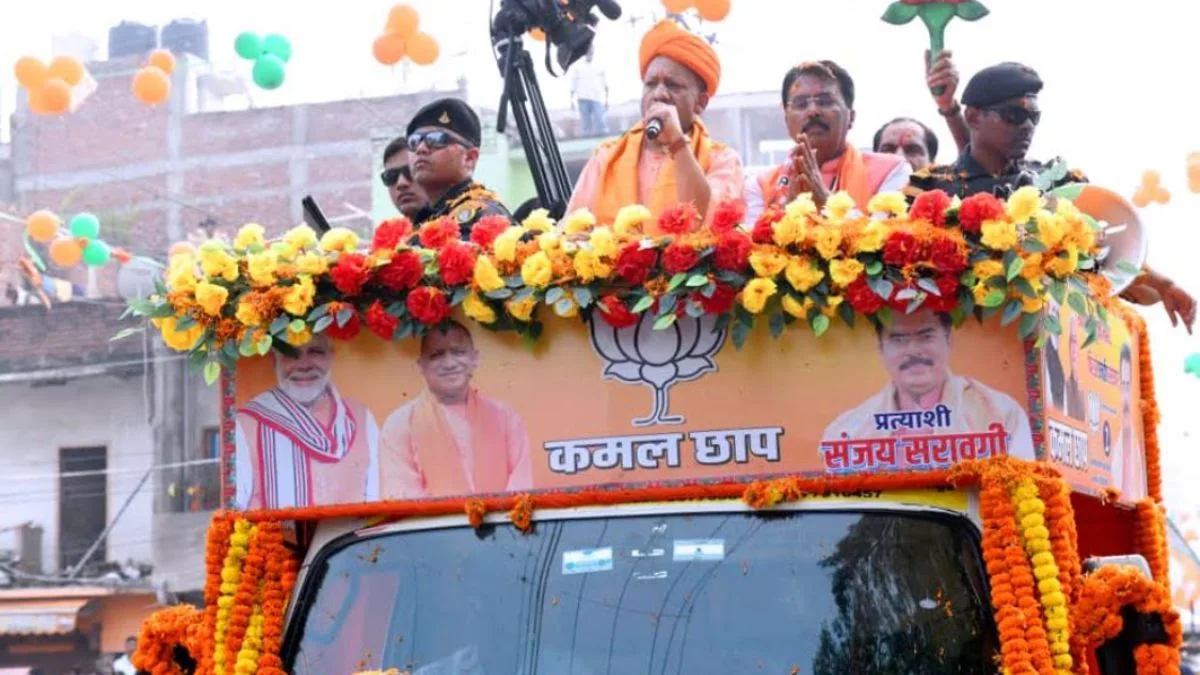 CM Yogi’s vibrant roadshow in Darbhanga amid slogans of ‘Bulldozer Baba, Hindu Hriday Samrat Zindabad’