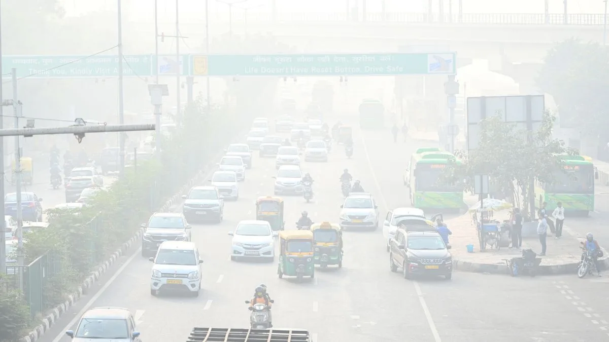 Delhi-NCR AQI goes above 500 in hotspots; dense smog and falling temperatures intensify discomfort