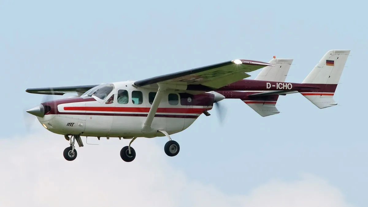 Engine failure forces training aircraft to land on NH near Trichy