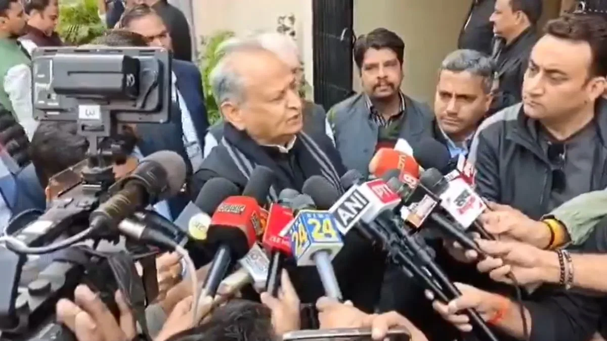 Gehlot slams ‘speculative’ reports on Karnataka power-sharing formula