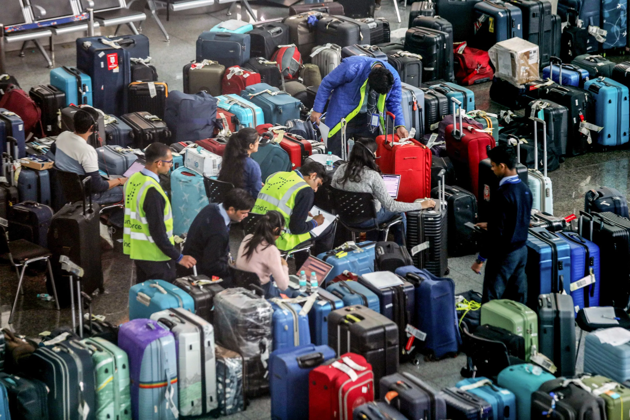 Over 800 Bengal passengers stranded at Middle East airports